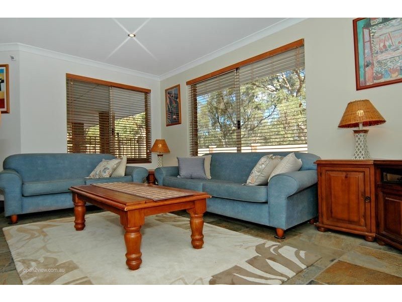 72 Emerald Drive, Carabooda WA 6033