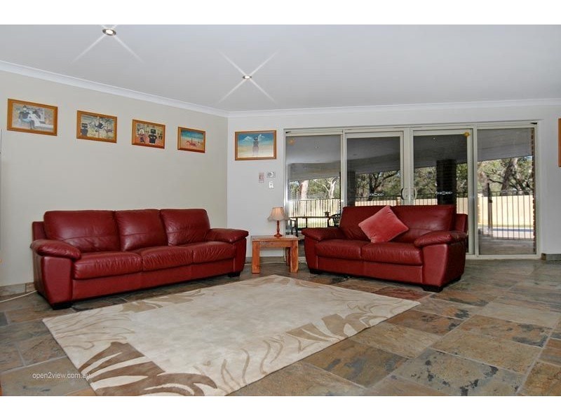 72 Emerald Drive, Carabooda WA 6033