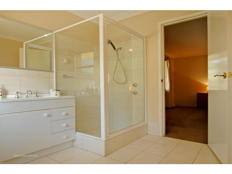 72 Emerald Drive, Carabooda WA 6033