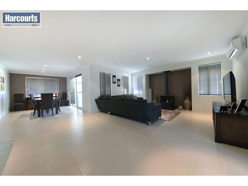 106 Sundowner Meander, Banksia Grove WA 6031