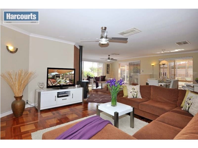 63 Ailsacraig Ramble, Kinross WA 6028