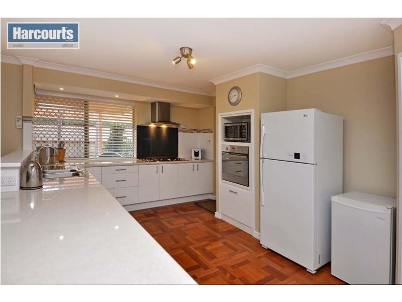 63 Ailsacraig Ramble, Kinross WA 6028