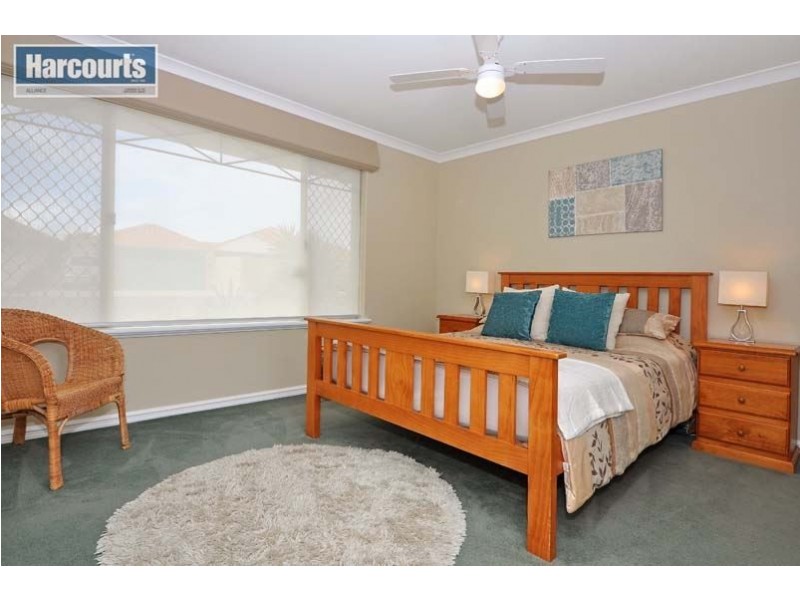 63 Ailsacraig Ramble, Kinross WA 6028