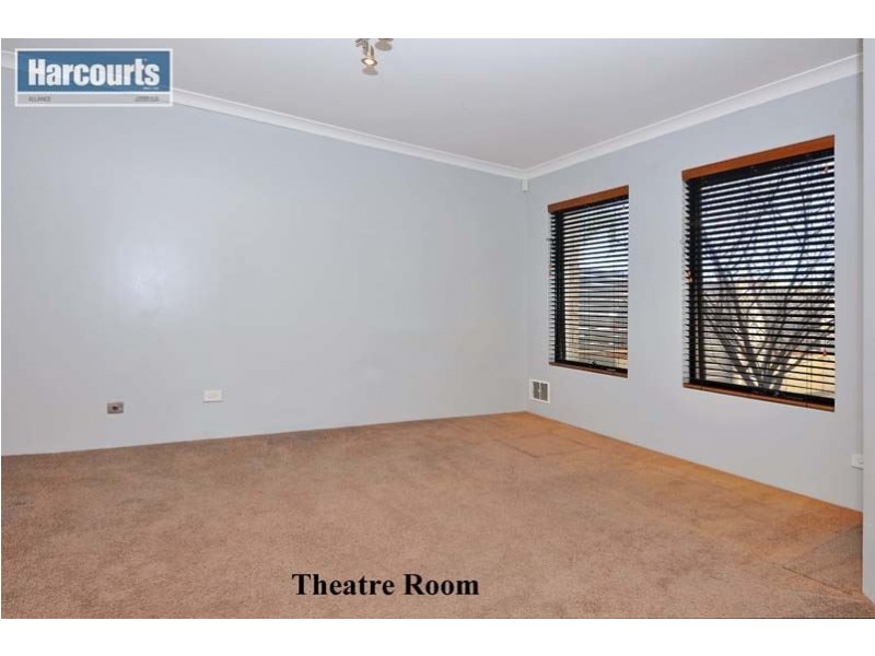 31 Tableland Way, Carramar WA 6031