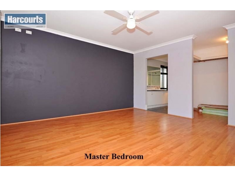 31 Tableland Way, Carramar WA 6031