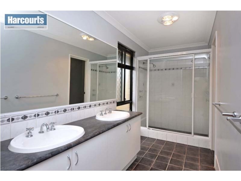 31 Tableland Way, Carramar WA 6031