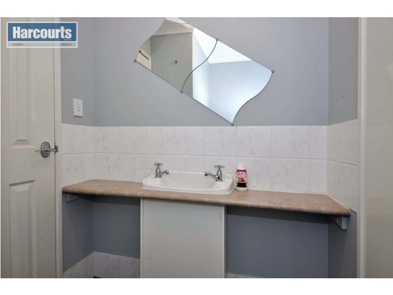 31 Tableland Way, Carramar WA 6031