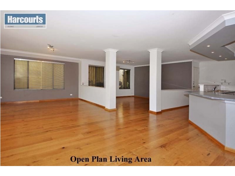 31 Tableland Way, Carramar WA 6031