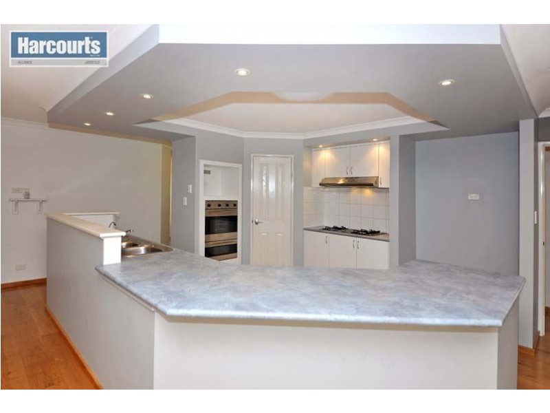 31 Tableland Way, Carramar WA 6031