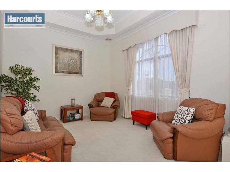 69 Abbotswood Drive, Landsdale WA 6065