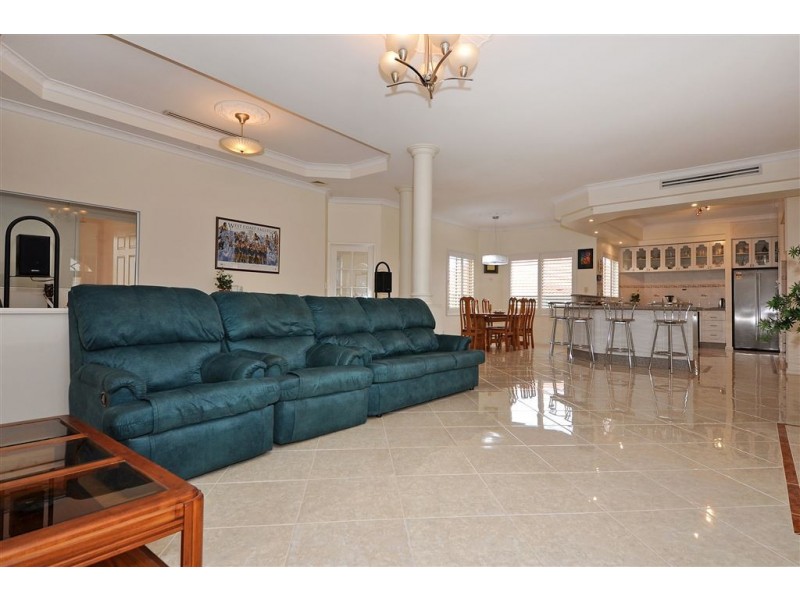 69 Abbotswood Drive, Landsdale WA 6065