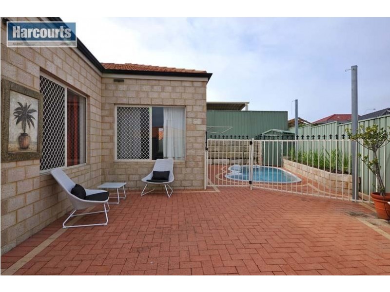 69 Abbotswood Drive, Landsdale WA 6065