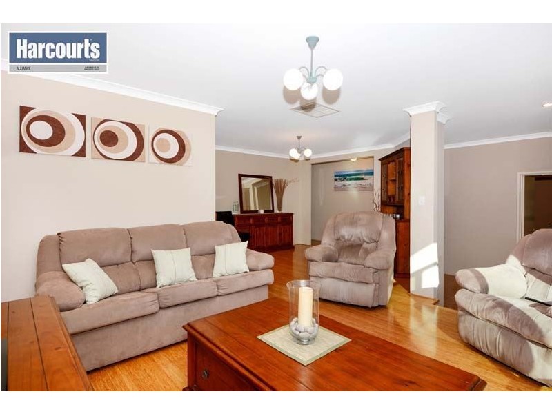 8 Snowbird Gardens, Joondalup WA 6027