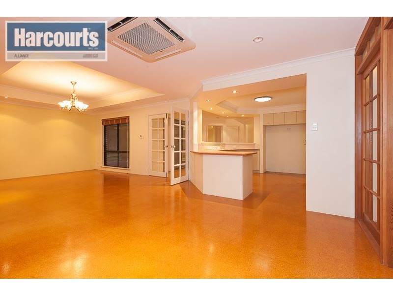 37 Meadowbrook Promenade, Currambine WA 6028