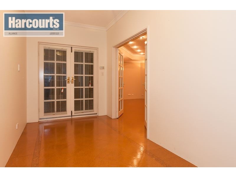 37 Meadowbrook Promenade, Currambine WA 6028