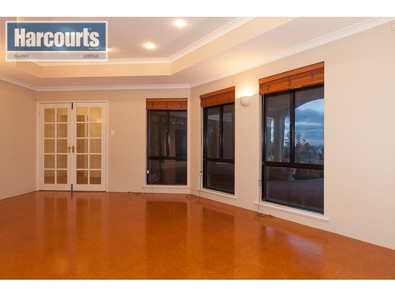 37 Meadowbrook Promenade, Currambine WA 6028