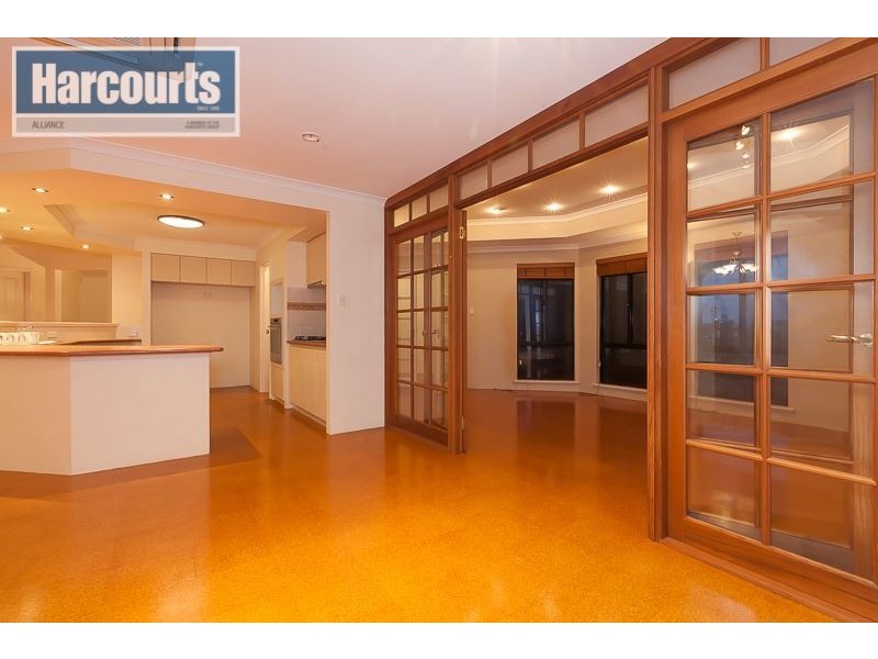 37 Meadowbrook Promenade, Currambine WA 6028