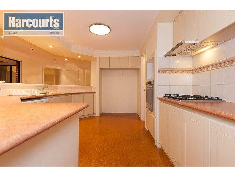 37 Meadowbrook Promenade, Currambine WA 6028