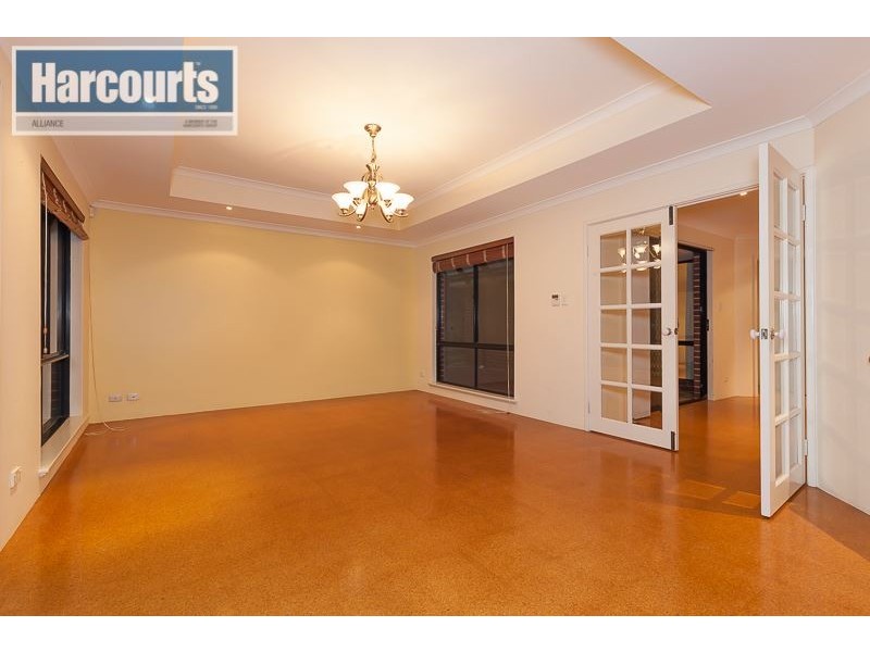 37 Meadowbrook Promenade, Currambine WA 6028