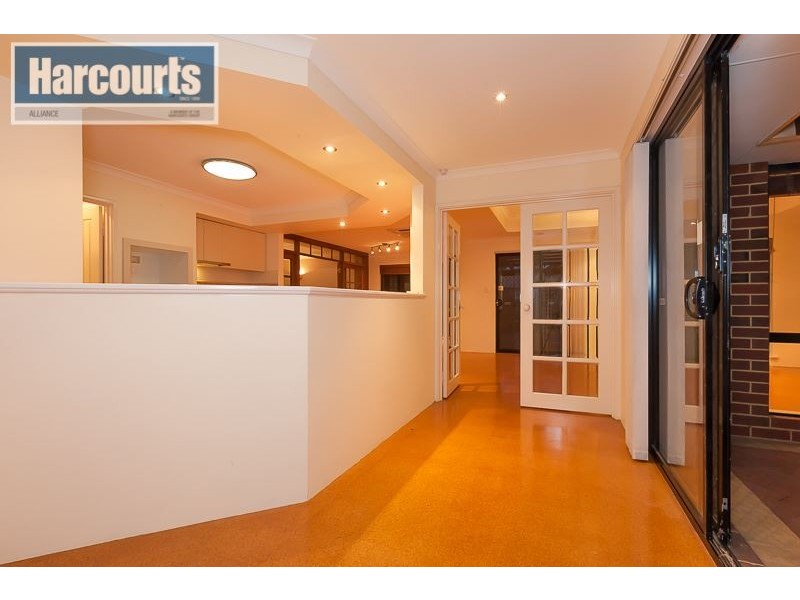 37 Meadowbrook Promenade, Currambine WA 6028