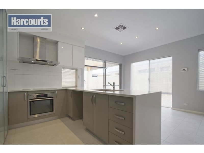 52 Susan Road, Madeley WA 6065