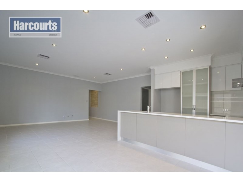 52 Susan Road, Madeley WA 6065