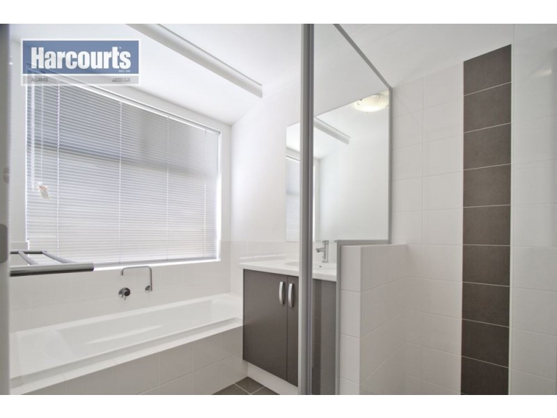 52 Susan Road, Madeley WA 6065