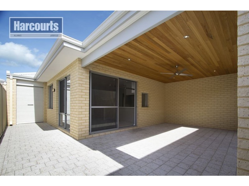 52 Susan Road, Madeley WA 6065