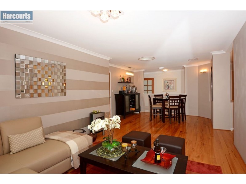 16 Galveston Loop, Iluka WA 6028