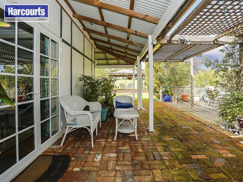 19 Sussex Bend, Lower Chittering WA 6084