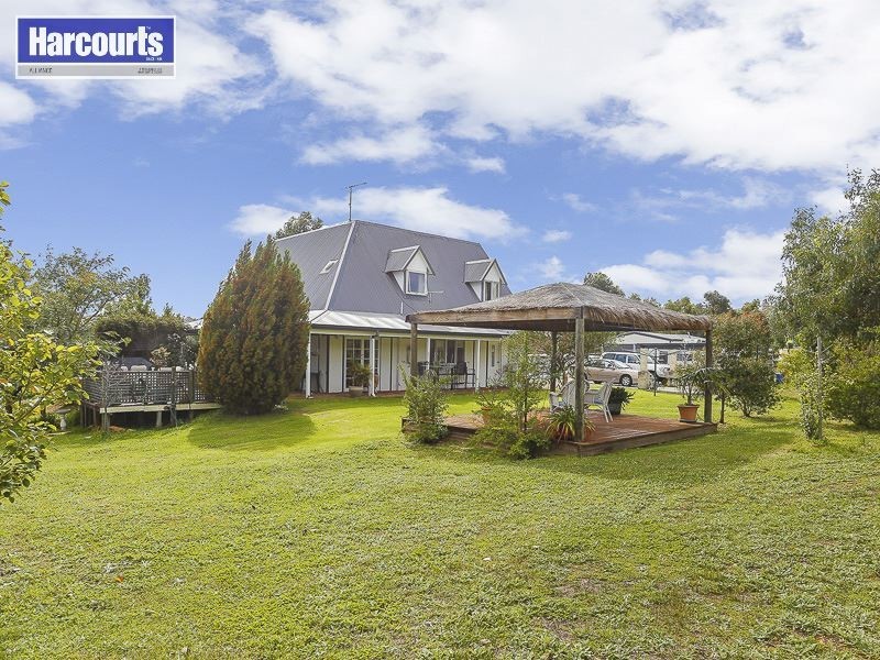 19 Sussex Bend, Lower Chittering WA 6084