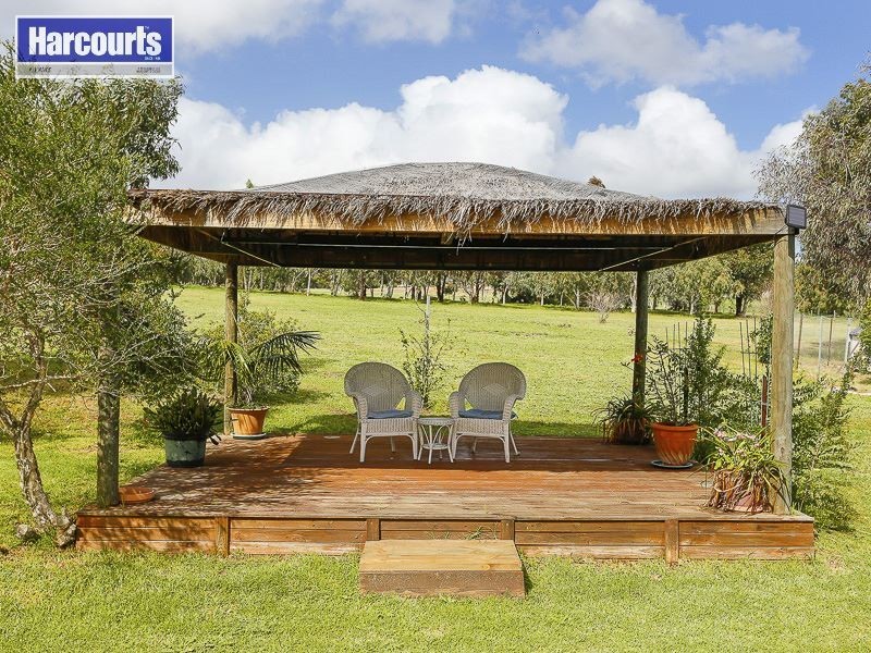 19 Sussex Bend, Lower Chittering WA 6084