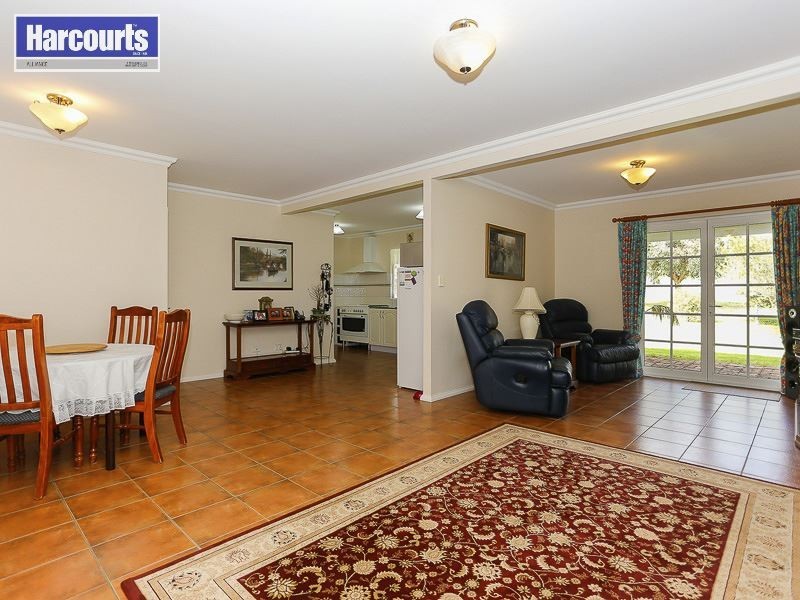 19 Sussex Bend, Lower Chittering WA 6084