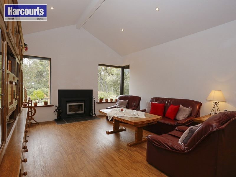 196 Holstein Loop, Lower Chittering WA 6084