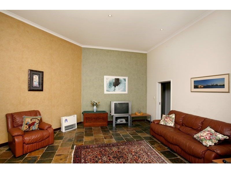 5 St Cloud Gardens, Connolly WA 6027