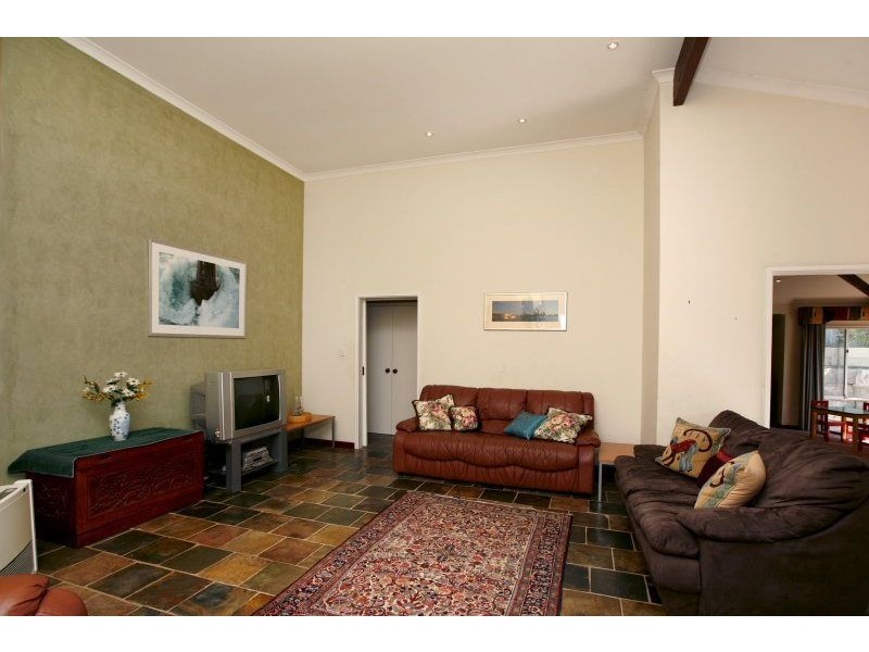 5 St Cloud Gardens, Connolly WA 6027