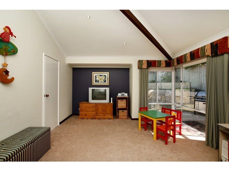 5 St Cloud Gardens, Connolly WA 6027