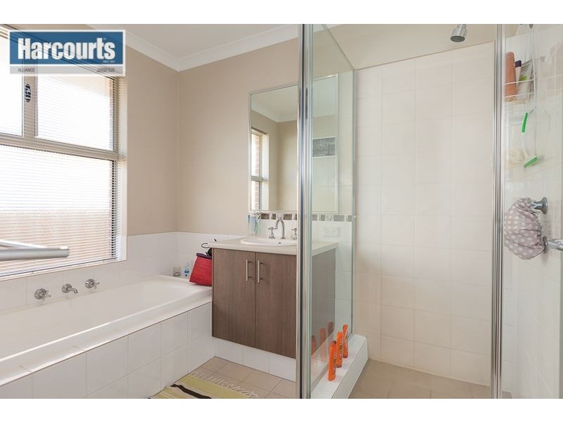 66 Harden Park Trail, Carramar WA 6031