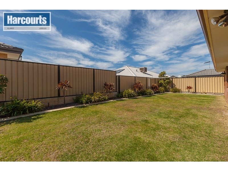 66 Harden Park Trail, Carramar WA 6031