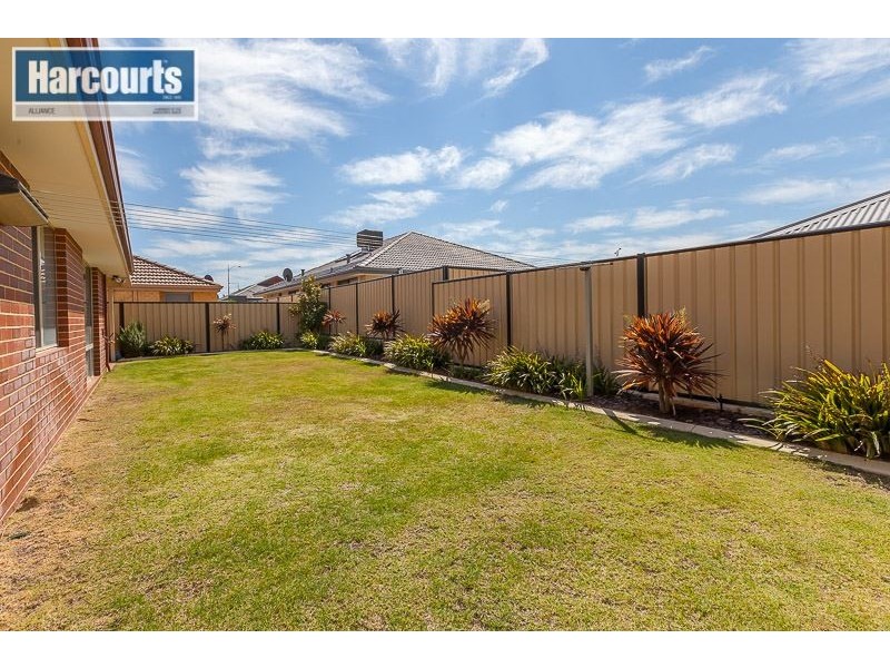 66 Harden Park Trail, Carramar WA 6031