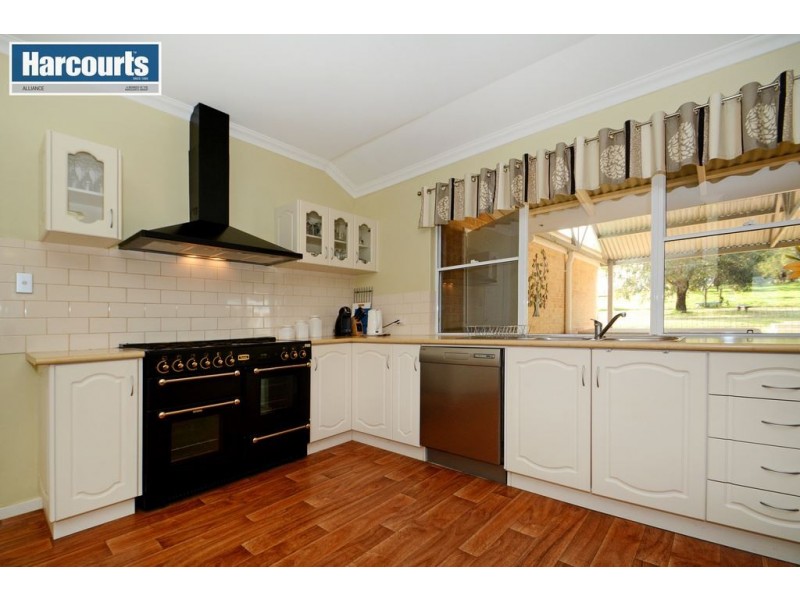 22 Shorthorn Pass, Lower Chittering WA 6084