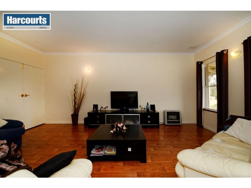 22 Shorthorn Pass, Lower Chittering WA 6084