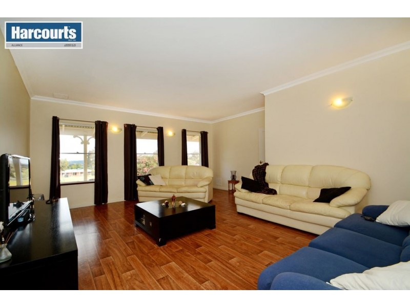 22 Shorthorn Pass, Lower Chittering WA 6084