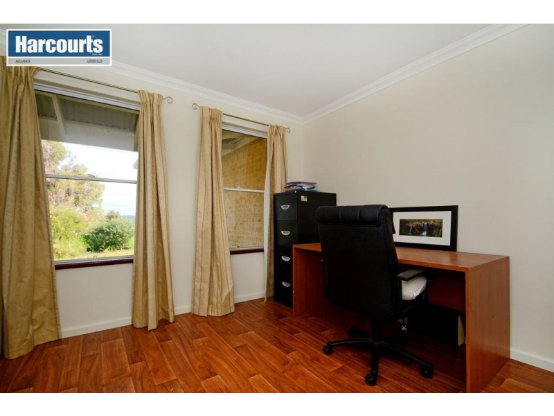 22 Shorthorn Pass, Lower Chittering WA 6084