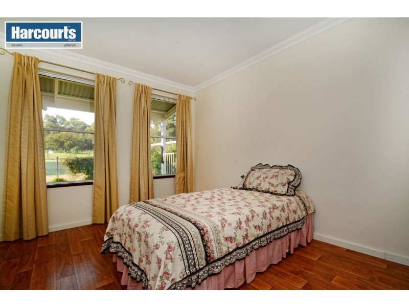 22 Shorthorn Pass, Lower Chittering WA 6084