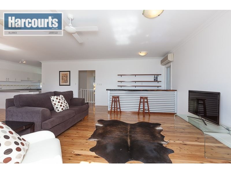 33 Canterbury Circle, Currambine WA 6028