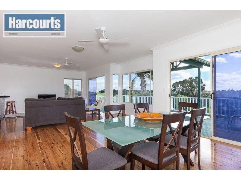 33 Canterbury Circle, Currambine WA 6028