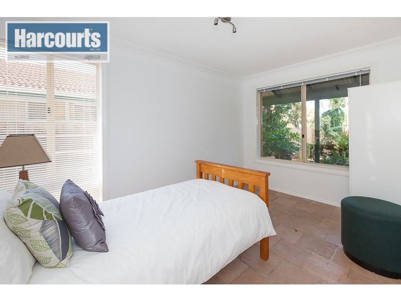 33 Canterbury Circle, Currambine WA 6028