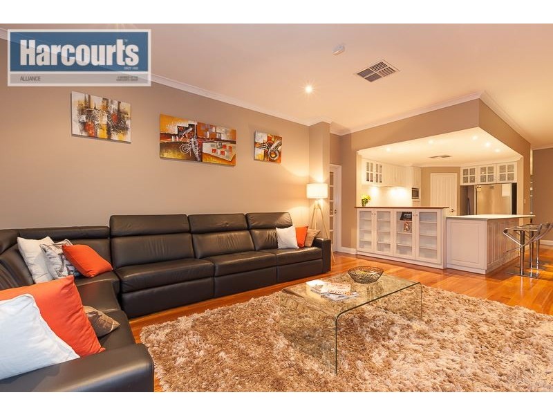 4 Chandela Loop, Currambine WA 6028