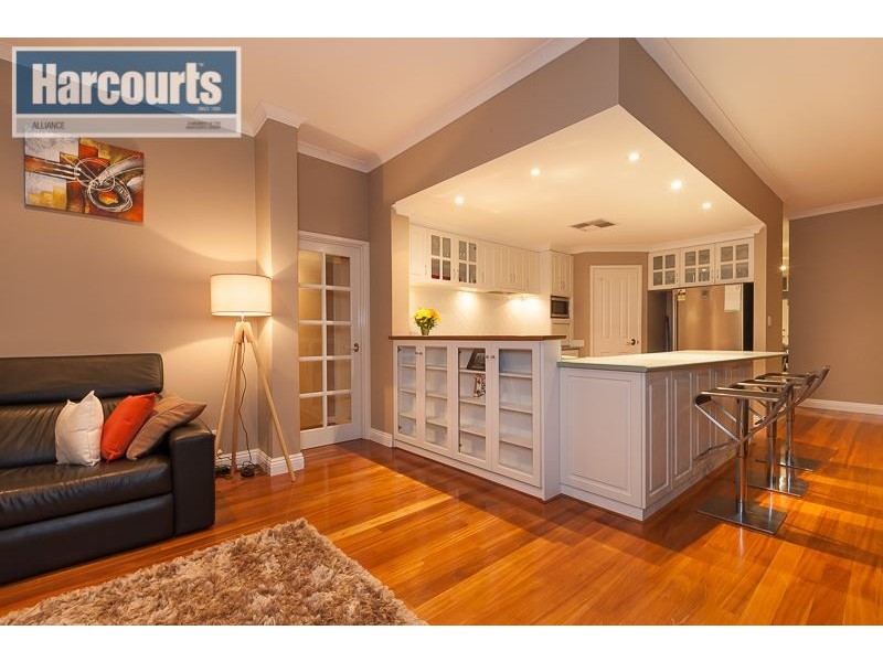 4 Chandela Loop, Currambine WA 6028